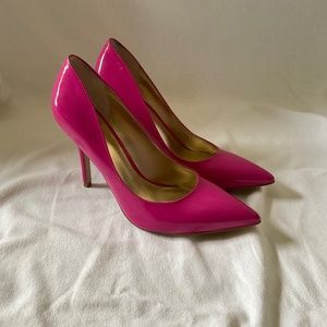 Guess Shoes, Size 8, Pink